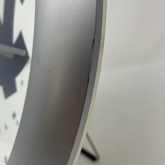 UNC Tar Heel Clock Battery Operated 13” Diameter - Picture 8 of 13